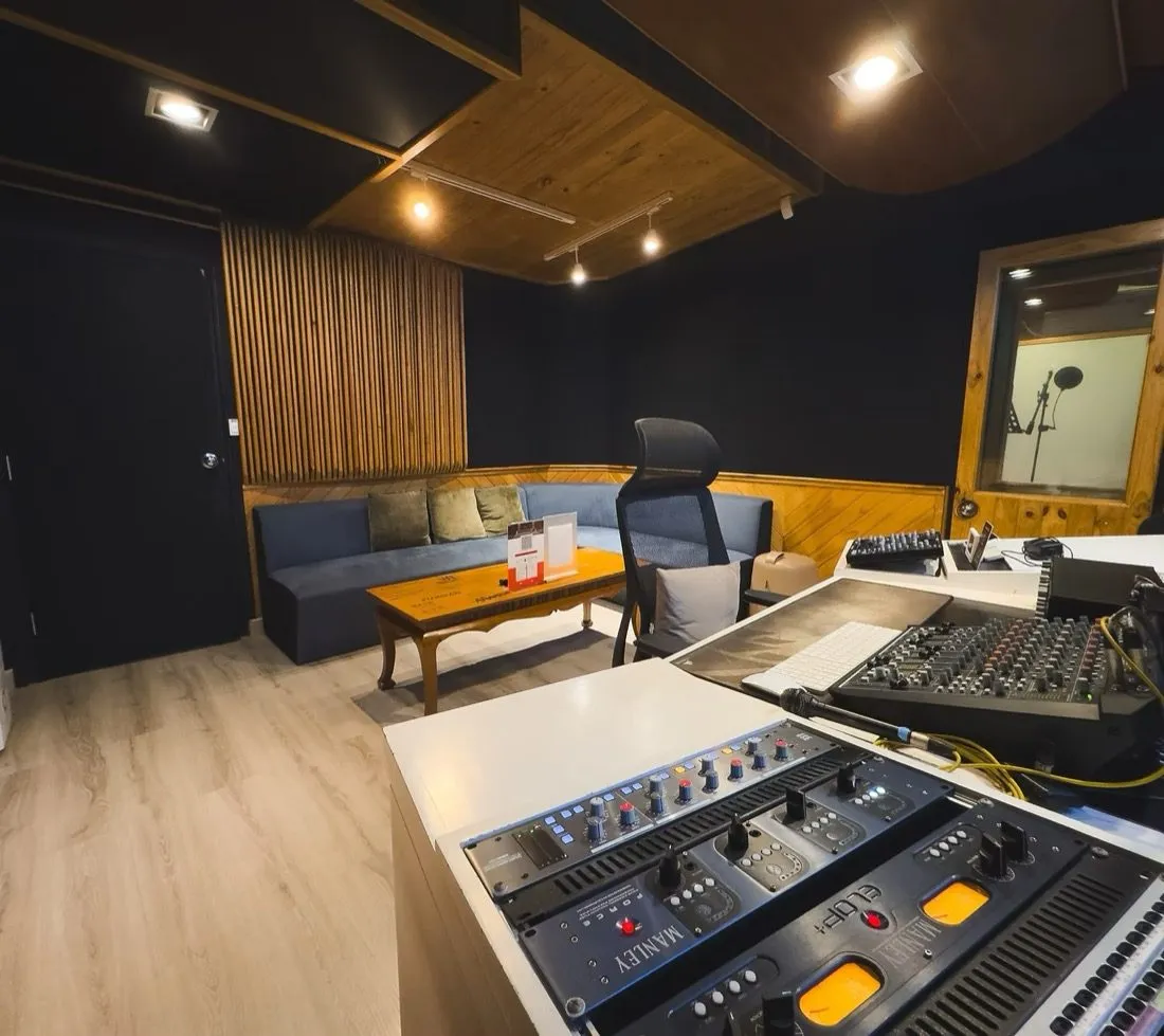 Studio B
